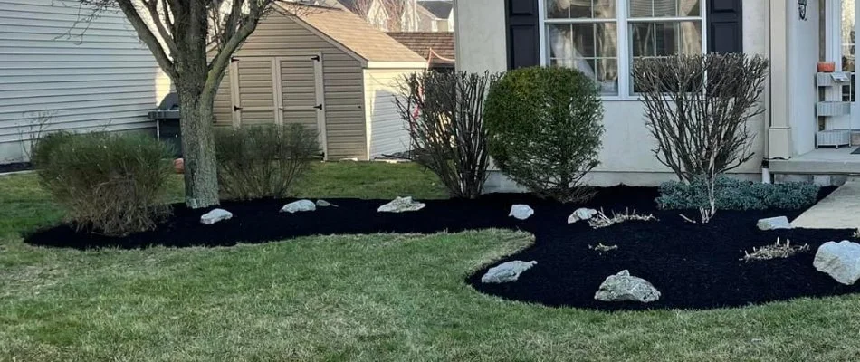 Landscape in Lititz, PA, with a pristine layer of mulch.